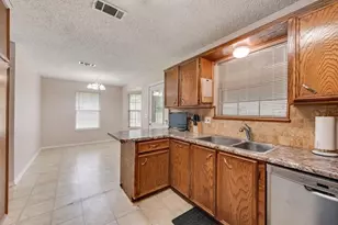 314 Fairfield St, Gainesville, TX 76240 - Photo 9