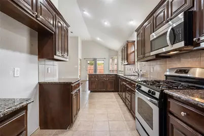 649 Cattlemans Way, Fort Worth, TX 76131 - Photo 11