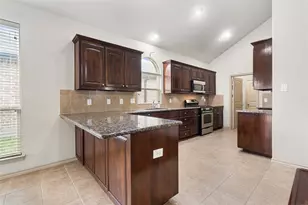 649 Cattlemans Way, Fort Worth, TX 76131 - Photo 9