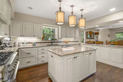 2930 Peninsula Drive, Grapevine, TX 76051 - Photo 13
