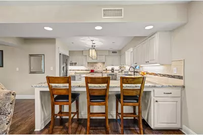 2930 Peninsula Drive, Grapevine, TX 76051 - Photo 9