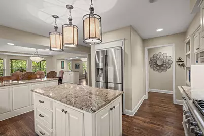 2930 Peninsula Drive, Grapevine, TX 76051 - Photo 11