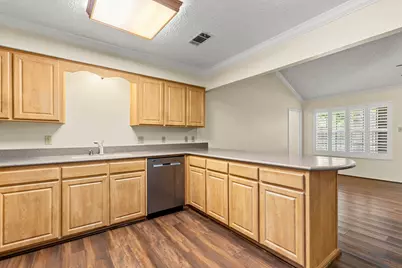 7100 Canterbury Drive, Waco, TX 76712 - Photo 11