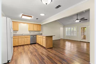 7100 Canterbury Drive, Waco, TX 76712 - Photo 9