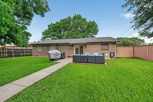 449 Irene St, Burleson, TX 76028 - Photo 17