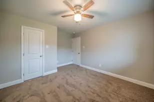 1813 Tompkins Dr, Grand Prairie, TX 75051 - Photo 19