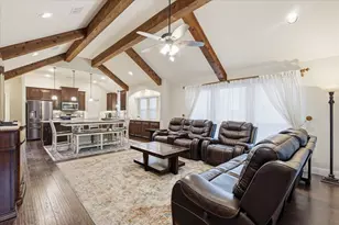 313 Bluebell Dr, Glenn Heights, TX 75154 - Photo 13