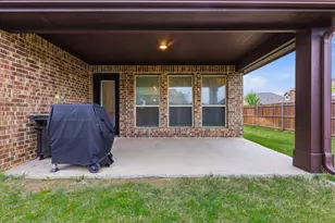 313 Bluebell Dr, Glenn Heights, TX 75154 - Photo 35