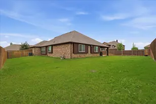 313 Bluebell Dr, Glenn Heights, TX 75154 - Photo 37