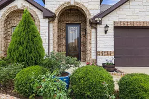 313 Bluebell Dr, Glenn Heights, TX 75154 - Photo 5
