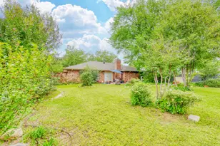 701 E Jacob St, Pilot Point, TX 76258 - Photo 3