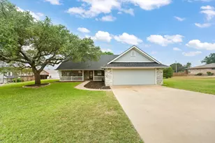 639 S Rough Creek Ct, Granbury, TX 76048 - Photo 3