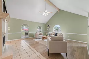 639 S Rough Creek Ct, Granbury, TX 76048 - Photo 9