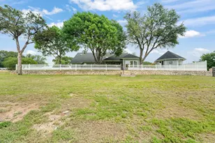639 S Rough Creek Ct, Granbury, TX 76048 - Photo 31
