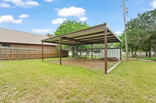 639 S Rough Creek Ct, Granbury, TX 76048 - Photo 37