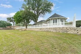 639 S Rough Creek Ct, Granbury, TX 76048 - Photo 39