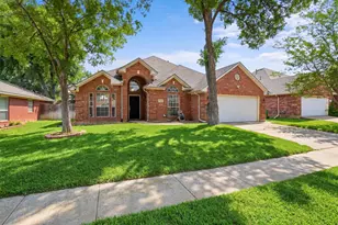 6020 Fannin Dr, Arlington, TX 76001 - Photo 3