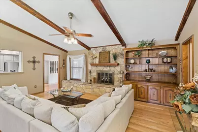 1401 Clover Hill Road, Mansfield, TX 76063 - Photo 7