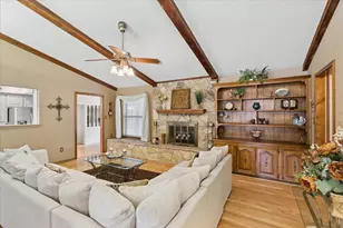 1401 Clover Hill Rd, Mansfield, TX 76063 - Photo 7