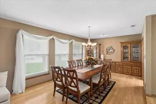 1401 Clover Hill Rd, Mansfield, TX 76063 - Photo 5