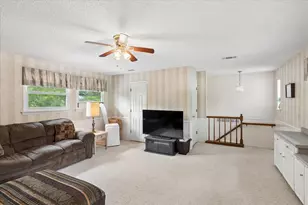 1401 Clover Hill Rd, Mansfield, TX 76063 - Photo 13