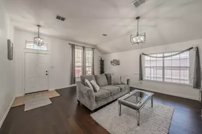 1011 Fleetwood Cove Drive, Grand Prairie, TX 75052 - Photo 7