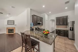 1011 Fleetwood Cove Dr, Grand Prairie, TX 75052 - Photo 9