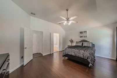 1011 Fleetwood Cove Drive, Grand Prairie, TX 75052 - Photo 21