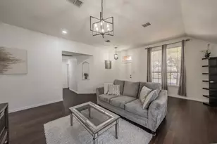 1011 Fleetwood Cove Dr, Grand Prairie, TX 75052 - Photo 7