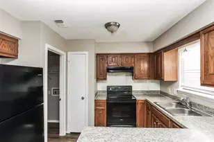 231 Myrtle Dr, Arlington, TX 76018 - Photo 7