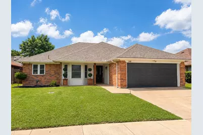 848 W Lynn Creek Drive, Arlington, TX 76001 - Photo 1