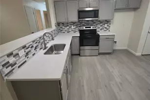 323 Valley Spring Dr, Arlington, TX 76018 - Photo 7