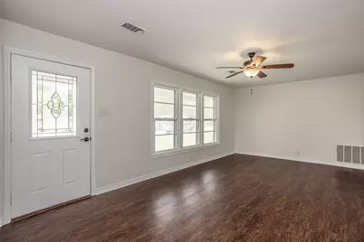 1102 Fair Avenue, Gainesville, TX 76240 - Photo 3
