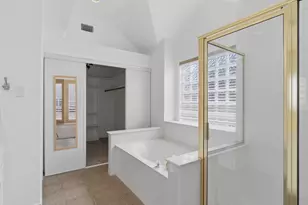 321 Old York Rd, Irving, TX 75063 - Photo 17