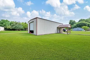 10592 Tree Ln, Princeton, TX 75407 - Photo 33