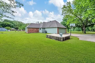 10592 Tree Ln, Princeton, TX 75407 - Photo 33
