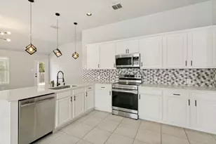 429 Angler Dr, Crowley, TX 76036 - Photo 5