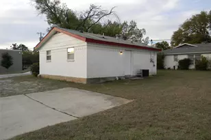 112 Belmont St, Hurst, TX 76053 - Photo 3