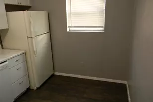 112 Belmont St, Hurst, TX 76053 - Photo 7