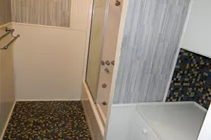 112 Belmont St, Hurst, TX 76053 - Photo 9