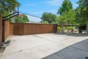 12034 Drujon Ln, Dallas, TX 75244 - Photo 33