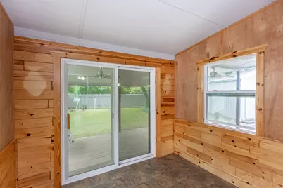 208 S Howeth Street, Gainesville, TX 76240 - Photo 21
