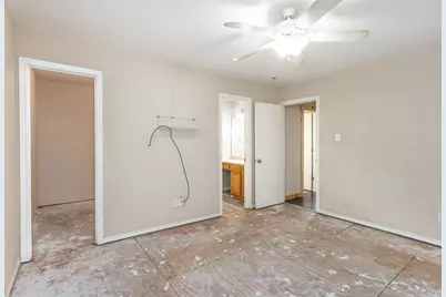 208 S Howeth Street, Gainesville, TX 76240 - Photo 11