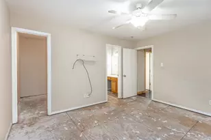 208 S Howeth St, Gainesville, TX 76240 - Photo 11