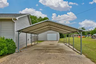 208 S Howeth St, Gainesville, TX 76240 - Photo 35