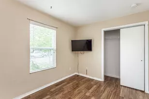 208 S Howeth St, Gainesville, TX 76240 - Photo 17