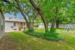 208 S Howeth St, Gainesville, TX 76240 - Photo 37