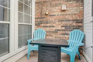 2943 S Bend Dr, Dallas, TX 75229 - Photo 9