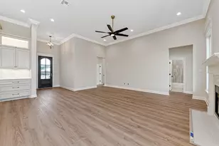 10208 Castleberry Ln, Waco, TX 76712 - Photo 5