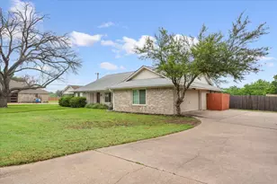 1004 Tillamook St, Hewitt, TX 76643 - Photo 3
